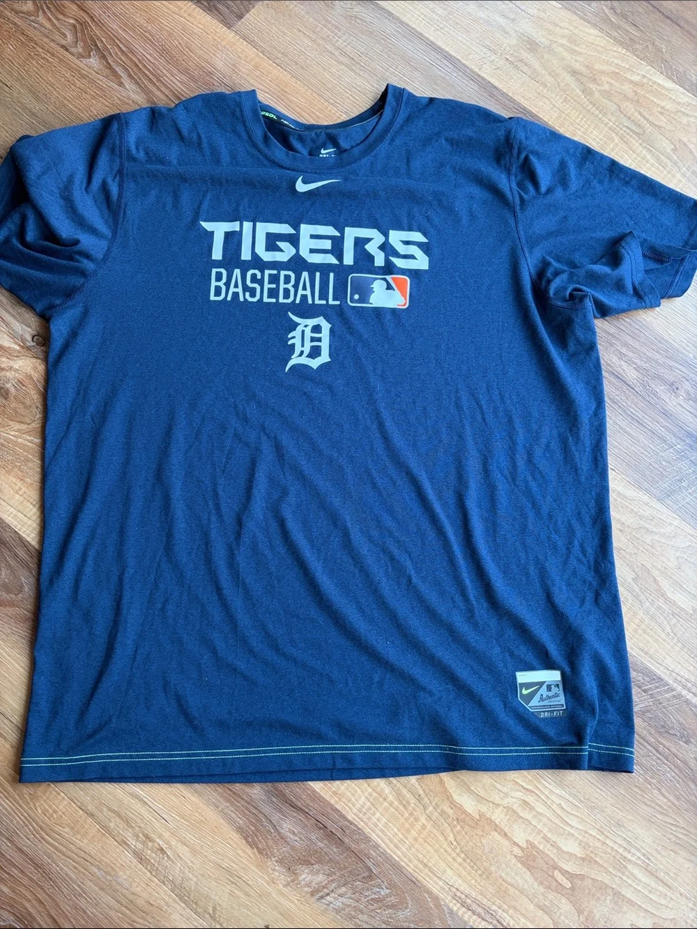 Nike Navy Detroit Tigers Baseball T‑Shirt with White Logos